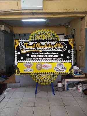 Papan Bunga di Pusat Kota Makassar