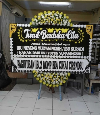 Papan Bunga di Pusat Kota Makassar